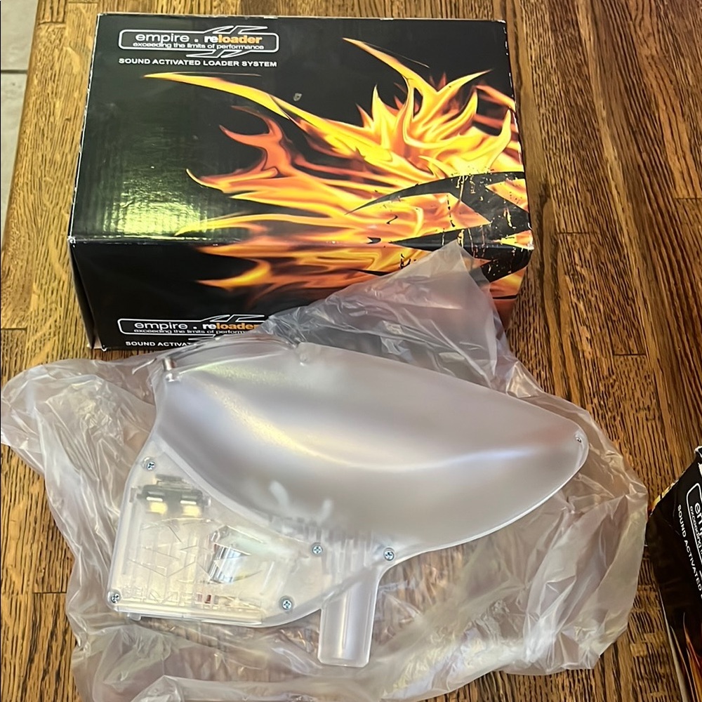 Empire Paintball reloader sound activated loader hopper new in box clear uses 9v
